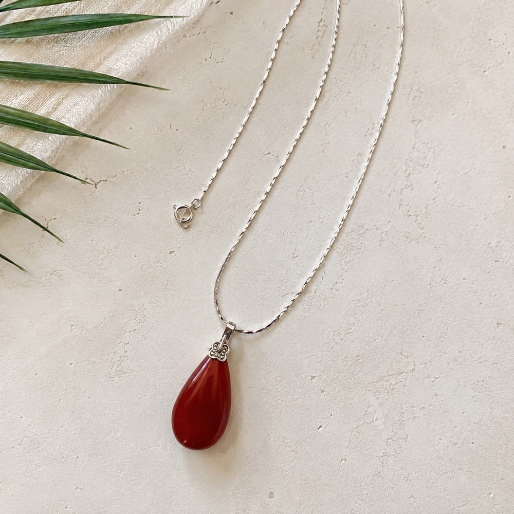 Vintage 80's Korea Silver Tone Necklace Red Teardrop Pendant Carnelian Look 18in